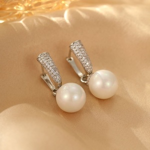 Pendientes de Botón de Estilo Retro con Microincrustaciones de Diseño Clásico y Elegante para Mujer, Nuevas Perlas de Moda con Microincrustaciones y Elegantes Broches - Product Image 5