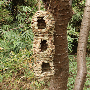 Nid d'oiseau tissé à la main en herbe M-Medium Écologique pour décorations de jardin d'oiseaux - Product Image 4