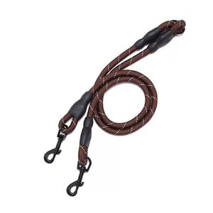 Fabricantes al por mayor correa doble <span class=keywords><strong>para</strong></span> <span class=keywords><strong>perros</strong></span> con doble gancho reflectante estilo casual arnés <span class=keywords><strong>de</strong></span> tracción aleación <span class=keywords><strong>para</strong></span> hebilla <span class=keywords><strong>para</strong></span> <span class=keywords><strong>dos</strong></span> <span class=keywords><strong>perros</strong></span> - Product Image 4