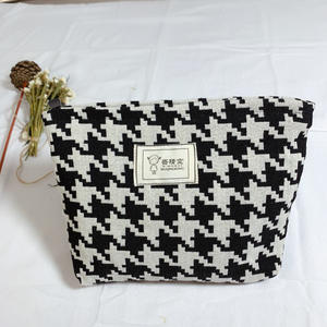 Bolsa con cremallera Bolsa de maquillaje pequeña de lona ecológica Bolsa de cosméticos Etiqueta privada - Product Image 1