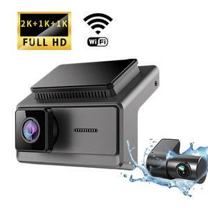 กล้องติดรถยนต์ 2K 3 ช่องทาง บันทึกภาพสามกล้องพร้อม WiFi GPS ควบคุมผ่านแอพ และระบบมองเห็นกลางคืนแบบอินฟราเรดความคมชัดสูง กล้องบันทึกภาพสำหรับรถยนต์ 3 ตัว - Product Image 1