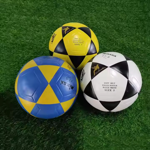 Pallone da Calcio Mikasas Taglia 5 in Pelle PU di Alta Qualità Approvato per Partite Professionali - Product Image 2