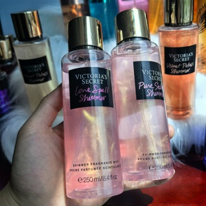 Spray Corporal Original <span class=keywords><strong>de</strong></span> <span class=keywords><strong>Victoria</strong></span>'s <span class=keywords><strong>Secret</strong></span> <span class=keywords><strong>de</strong></span> 250 ml, Aroma Floral y Frutal, <span class=keywords><strong>Fragancia</strong></span> Duradera, Venta al por Mayor a Bajo <span class=keywords><strong>Precio</strong></span> - Product Image 4