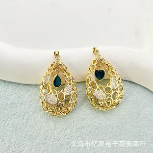 Pendentif en argent S925 plaqué or avec pierre rouge pour la fabrication de colliers Yiwu 32233 - Product Image 2