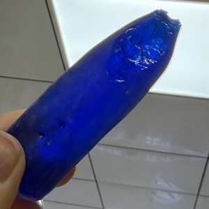 Spinelle bleue cobalt synthétique brute de laboratoire non taillée pour la découpe de pierres précieuses - Product Image 3