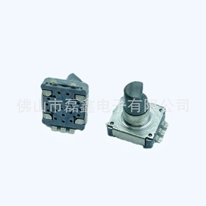 Encodeur rotatif EC11 à 5 broches avec interrupteur, 15 impulsions, broches de terminaison fendues, potentiomètre numérique - Product Image 1