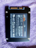 100% Original pour SSD Interne 870 QVO 1 To avec Boîtier Métallique pour Serveur de Bureau Vente en Gros