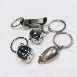 Pinsback Custom animal Promotion Designer Kawaii Cute Metal cartoon Sponge cat Custom Keychains Metal Key Chains