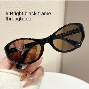 Les nouvelles lunettes de soleil ovales transfrontalières européennes et américaines TR 28201 sont tendance, polyvalentes et haut de gamme pour femmes. - Product Image 1