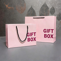 Sacs en papier personnalisés recyclables pour vêtements, emballages cadeaux de luxe, sous-vêtements, avec logo de votre marque imprimé