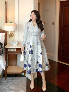 Đầm nữ sang trọng chất liệu jacquard họa tiết hoa, dáng midi, tay dài, thích hợp dự tiệc, size lớn, mặc đi dự tiệc tối - Product Image 2