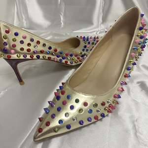 Zapatos de Tacón Bajo de 2 Pulgadas para Mujer, con Remaches, para Damas de Honor, Fiestas, Citas, Zapatos Sexys con Punta en Pico, Talla Grande, Personalización de Logotipo de Fábrica - Product Image 4