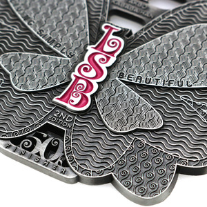 Médaille personnalisée en métal en forme de papillon, en alliage de zinc, gravée, durable, récompense pour la 2ème édition de la course de 50 km - Product Image 3