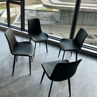 Chaise de salle à manger moderne en cuir motif patte de chat, chaise d'appoint rembourrée courbée, chaise d'appoint avec pieds en acier noir pour salle à manger, cuisine, appartement