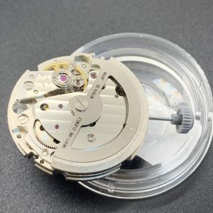 <span class=keywords><strong>Miyota</strong></span> <span class=keywords><strong>821a</strong></span>, <span class=keywords><strong>mouvement</strong></span> mécanique <span class=keywords><strong>automatique</strong></span>, 3 aiguilles, date, 21 rubis, fabrication japonaise - Product Image 4