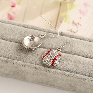 Boucles d'oreilles tendance style sportif en alliage avec strass, motifs baseball, basketball, softball, football, volleyball, à crochet - Product Image 2