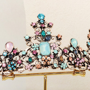 Vintage oro lujo siete colores diamante corona nupcial aleación corona garra ajuste accesorio para el cabello para boda reina fiesta de cumpleaños - Product Image 3