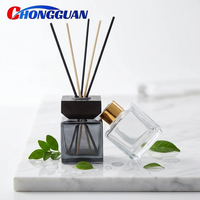 Flacon de parfum pour la maison sans flamme, forme carrée, plusieurs options de couleurs, en verre