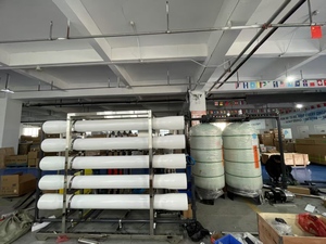 Station de traitement d'eau 3t/h, système d'osmose inverse 3000lph, membrane 8040, adoucisseur automatique FRP, contrôle PLC BT-3000lph - Product Image 3