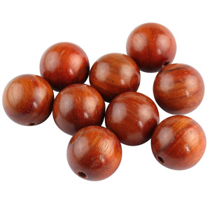 ลูกปัดไม้จันทน์แดงใบเล็ก ขนาด 20 มม. ขัดเงา สำหรับทำเครื่องประดับ DIY - Product Image 3
