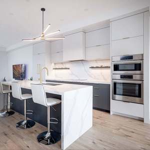 Armoire en bois massif minimaliste moderne, îlot de cuisine personnalisable - Product Image 1