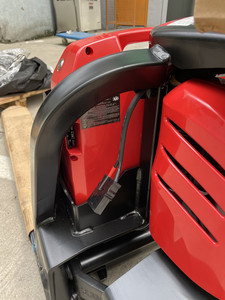 Montacargas Hidráulico, Modelo Nuevo, Pequeño, de <span class=keywords><strong>Tres</strong></span> Ruedas Industriales, Gato Hidráulico, Transpaleta Eléctrica en Venta - Product Image 4