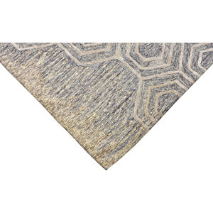 Tapis géométrique moderne tufté à la main – Tapis gris ivoire avec motif hexagonal bleu marine et design contemporain - Product Image 6