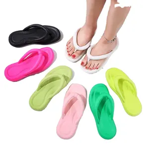 Kadınlar en popüler Flip Flop stok özel Logo kalın taban köpük EVA slaytlar sandalet terlik şeker renk ev yaz ayakkabı