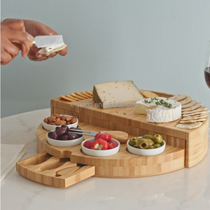 <span class=keywords><strong>Planche</strong></span> de service à fromage pivotante, Compact et personnalisé en bambou avec jeu de couteaux - Product Image 5