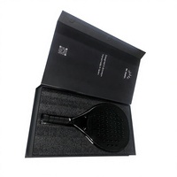 Boîte cadeau de luxe personnalisée pour raquette de padel, en carton rigide gris, avec finition mate magnétique, gaufrage et éponge, similaire à l'Icone.