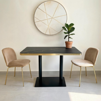 Table et chaises de salle à manger en marbre et alliage d'aluminium avec bord doré, style luxe léger pour restaurant occidental et hôtel