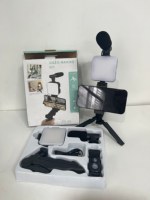 2025 OEM/ODM Shotgun Microphone Ay-49 Trépied Vlogging Kit Smartphone Vlog Led Light Live Streaming Microphone Kit de fabrication vidéo