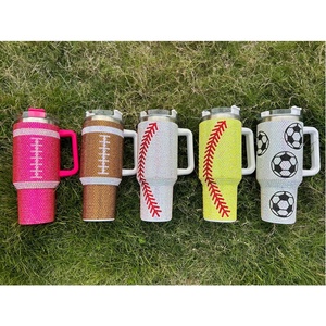 แก้วเล่นซอฟต์บอล20สีคุณภาพสูง40oz ประดับด้วยพลอยเทียมระยิบระยับแก้วบาสเก็ตบอลเบสบอลสำหรับใส่เล่นกีฬา - Product Image 1