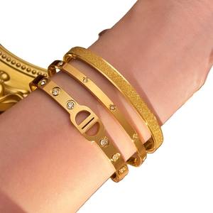 ขายส่งเครื่องประดับสแตนเลสชุบทอง 18k หรูหรา กำไลข้อมือคริสตัลประดับเพชรเทียมสำหรับผู้หญิง - Product Image 5