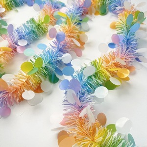 Guirlandes torsadées en tinsel HLC de 2 m x 9 m de large, couleur macaron, pour décorations de fête printanière et de jardin - Product Image 1