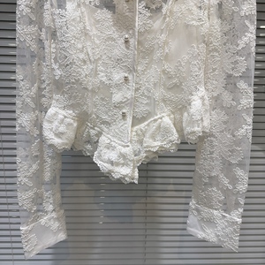 Camicia bianca per bambine con ricami <span class=keywords><strong>in</strong></span> pizzo e <span class=keywords><strong>Tulle</strong></span>, colletto arruffato e chiusura a bottone singolo per 2025 primaverile. - Product Image 5