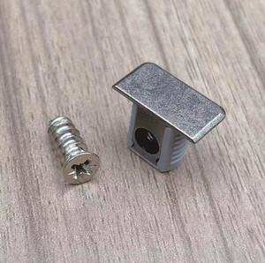 Soportes de Conexión para Estantes de Estilo Minimalista 3 en 1, Soportes Ocultos de Aleación de Zinc para Armarios y Gabinetes - Product Image 1