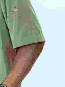 Al Haramain <b>Men's</b> Cotton <b>Thobe</b> Solid Green Short Sleeve Floor Length Modest Prayer Wear Round Neck so amazing - Product Image 4