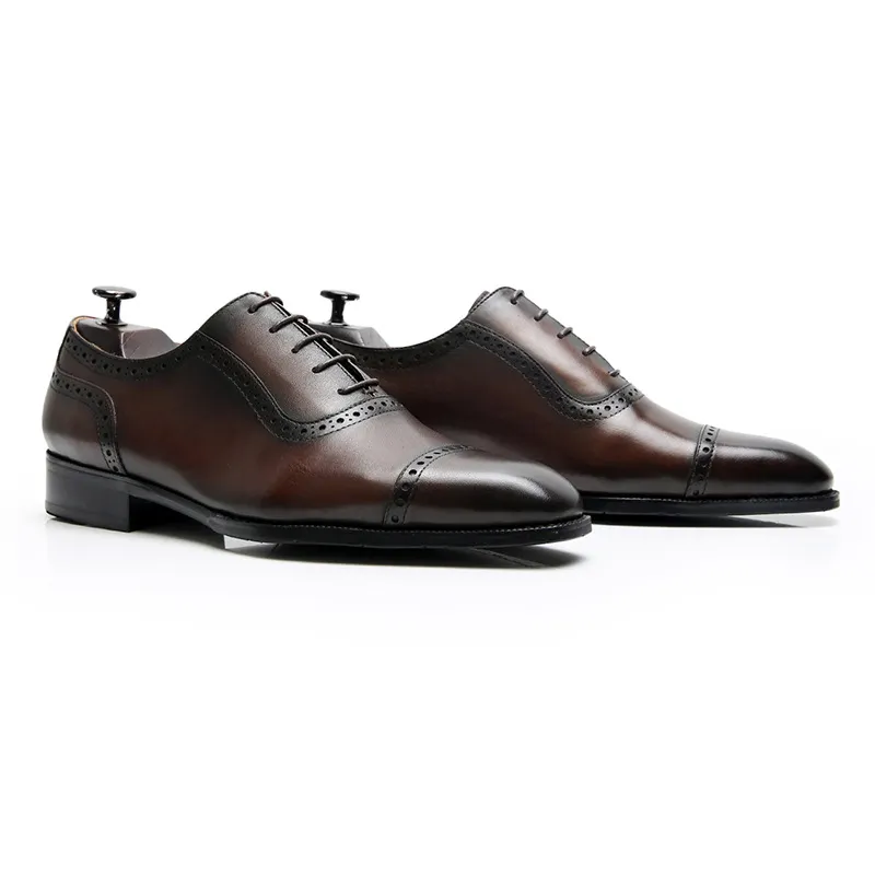 Sapatos masculinos elegantes para todas as ocasiões, desfrute visual exclusivo, complemento direto do fabricante