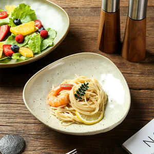 Platos triangulares japoneses plato de postre de cerámica en bruto platos de ensalada y fruta diseño de vajilla de cerámica creativa Retro hecha de arcilla - Product Image 1