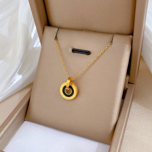 Kalung Berukir Angka Romawi Bentuk Lingkaran Bulat untuk Wanita Pria, Cincin Bulat Lapis Emas Baja Titanium, Kalung Pasangan - Product Image 2