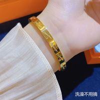 Mode LOVE bracelet en acier titane ne se décolore pas bracelet coeur simple tout dames main bijoux accessoires en gros
