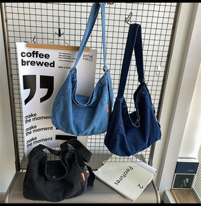 Heiß begehrte Retro-Style personalisierte Denim-Sporttasche, lässige blaue Jeans-Tragetasche, Umhängetasche für Mädchen und Schülerinnen - Product Image 2