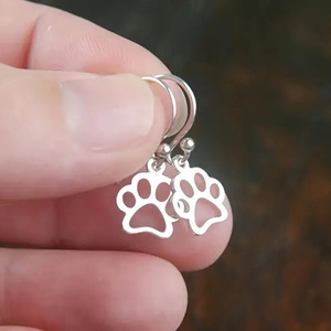 Orecchini pendenti a forma di zampa di cane, carini e versatili, per donna, gioielli alla moda per tutti i giorni - Product Image 2