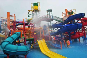 Structure d'intérieur commerciale en fibre de verre extra large 2025 Splash Fortress 150 + buses de pulvérisation PE 5 diapositives à thème pour la mer à la maison - Product Image 6