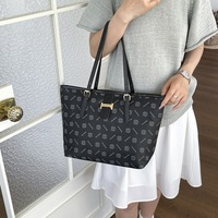 Sac fourre-tout tendance en cuir PU grande capacité avec imprimé monogramme de créateur, élégant sac à bandoulière pour femme, idéal pour les trajets quotidiens, le travail et les voyages