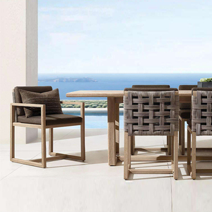 Ensemble de tables et chaises de salle à manger d'extérieur de luxe, modernes, en rotin et teck, imperméables, pour hôtels, villas, fermes et jardins - Product Image 1