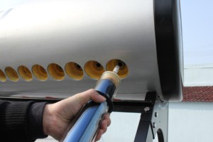 Système de chauffe-eau solaire extérieur non pressurisé de 100L à 500L, également connu sous le nom de tube à vide - Product Image 4