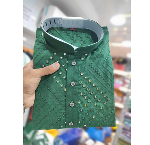 Kurtas de algodón suave para hombre con bordados elaborados en la parte delantera y trasera, ropa tradicional india y pakistaní. - Product Image 4