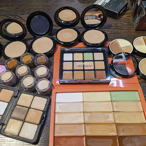 Paleta de Contorno y Corrector de Cobertura Total OEM con 12 Rubores Veganos en Crema, Blanqueadores y con Características Naturales, Marca Priva - Product Image 5